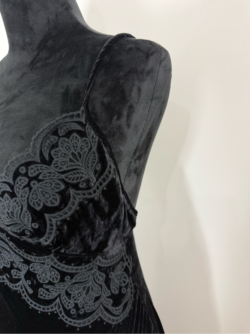 Farm Rio Richelieu Midi Slip Dress Size S Black Velvet Lace Whimsigoth Evening - Picture 6 of 15